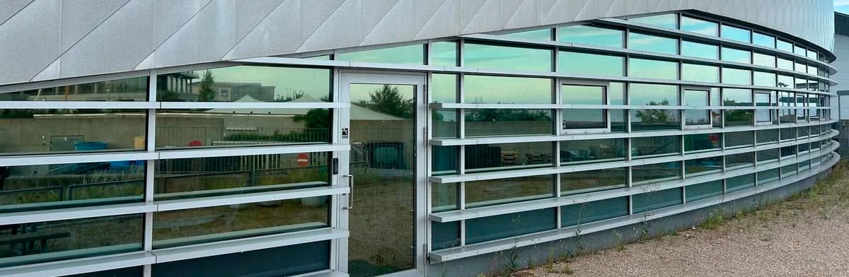 Indvendig reflekterende solfilm mod lys, varme, indkig & blænding