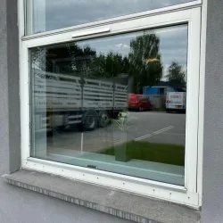 Clear UVC 1 - INDVENDIG SOLFILM MOD FALMNING - Image 2